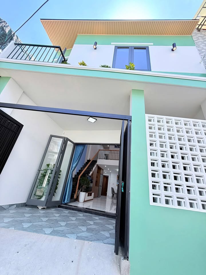 Nhà 2 tầng đẹp đường Trần Xuân Lê, 82.5m² giá 4 tỷ - Full nội thất, vào ở ngay!