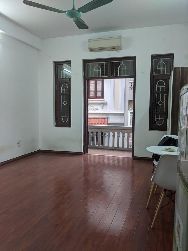 Phòng studio cho thuê tại ngõ 60 Trung Kính, Cầu Giấy 30m² - An ninh 24/7, vào ở ngay!