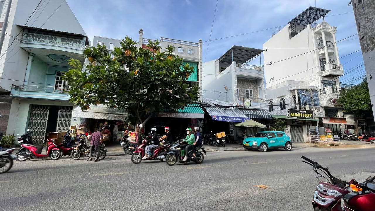 Bán đất tặng nhà 1 trệt 1 lửng Nguyễn Khuyến 101,9m² - Đầu tư sinh lời ngay!