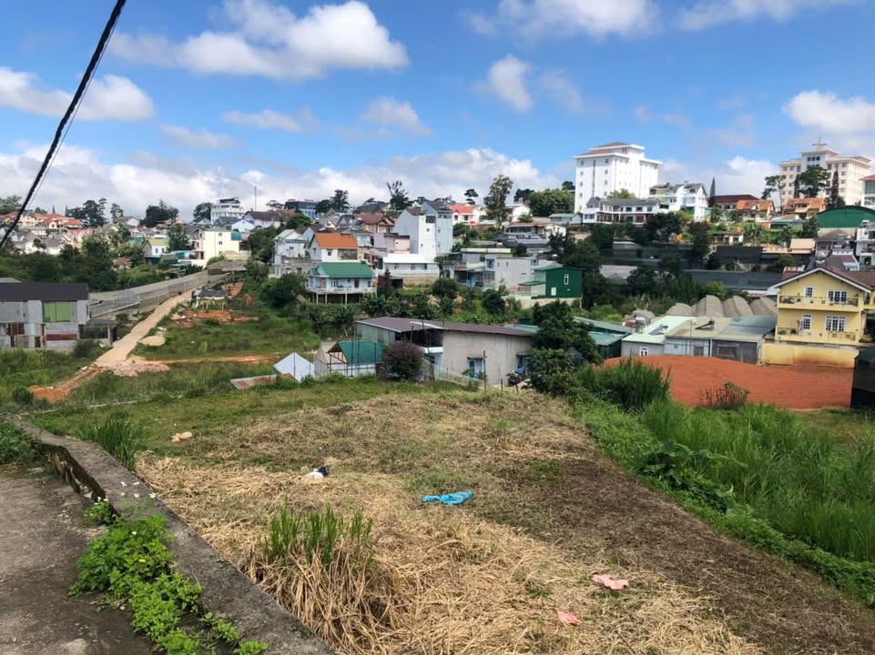 Đất nền đường Hùng Vương, Đà Lạt 500m² giá 13 tỷ - View đẹp, đầu tư sinh lời!