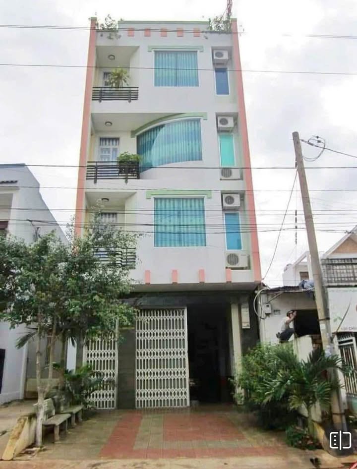 Nhà nguyên căn 4 tầng tại trung tâm Buôn Ma Thuột - Thích hợp kinh doanh