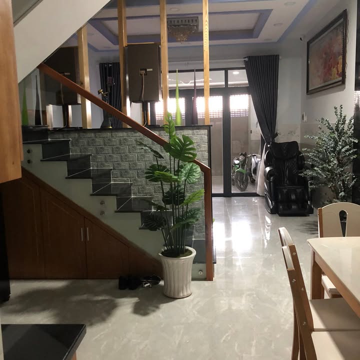 Nhà mặt tiền đường Đăng Phúc Vịnh, Hóc Môn 60m² giá 8 tỷ - Sẵn sàng vào ở ngay!