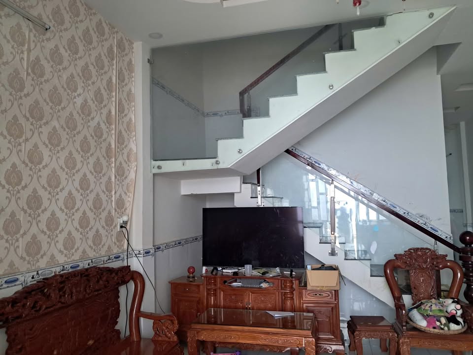 Nhà riêng Cần Giuộc 100m² giá 2.15 tỷ - Bán gấp, chính chủ!