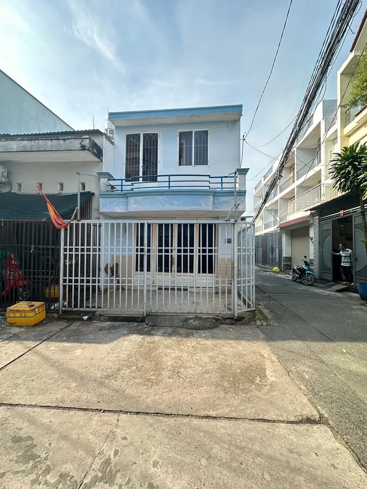 Nhà bán góc 49/ đường 18, Bình Tân 48m² giá 2.4 tỷ - Tiện nghi đầy đủ!