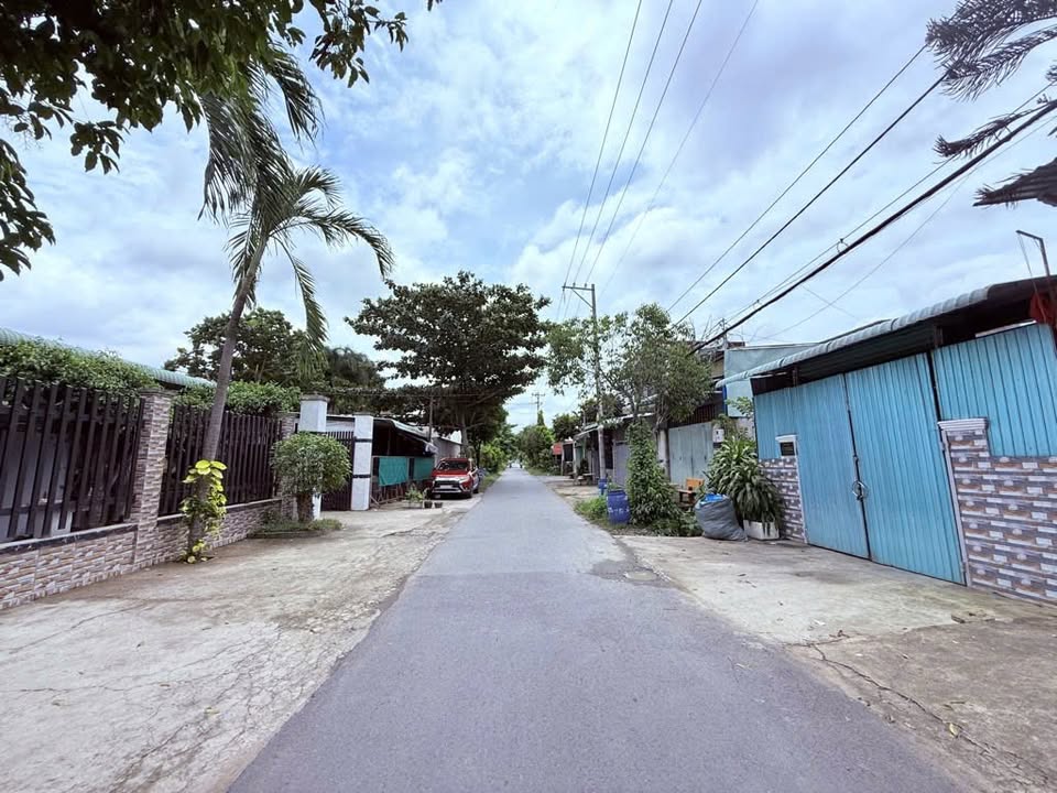 Đất Biệt Thự Nghỉ Dưỡng Tại Củ Chi 562m² Giá 9,8 Tỷ - Mặt Tiền Đường Nhựa Rộng 8m