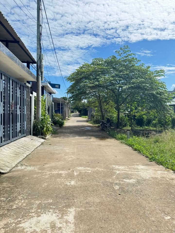 Lô đất Hòa Sơn Đà Nẵng 237m² giá chỉ 2,5 tỷ - Đất ở hoàn toàn, thuận tiện xây dựng