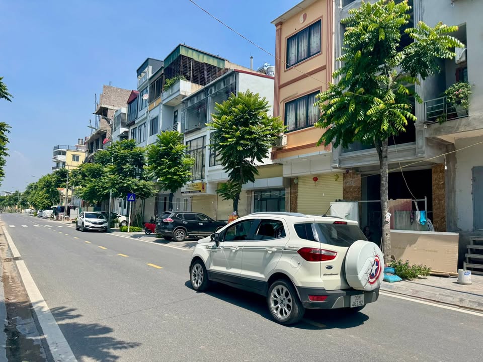 FrontHouse Cự Khối 100m² giá 16 tỷ - Đầu tư sinh lời, gần hồ điều hoà!