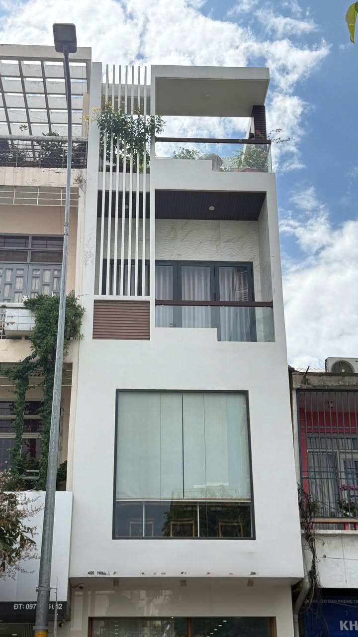 Nhà mặt tiền 5m Lý Thái Tổ, Q10 chỉ 5 tỷ - Ô tô vào tận nhà!