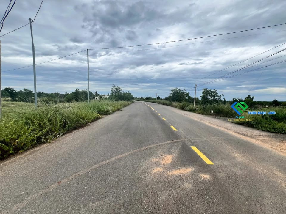 Đất 2 mặt tiền đường thông sân bay Phan Thiết 1500m² - Sổ đỏ chính chủ!