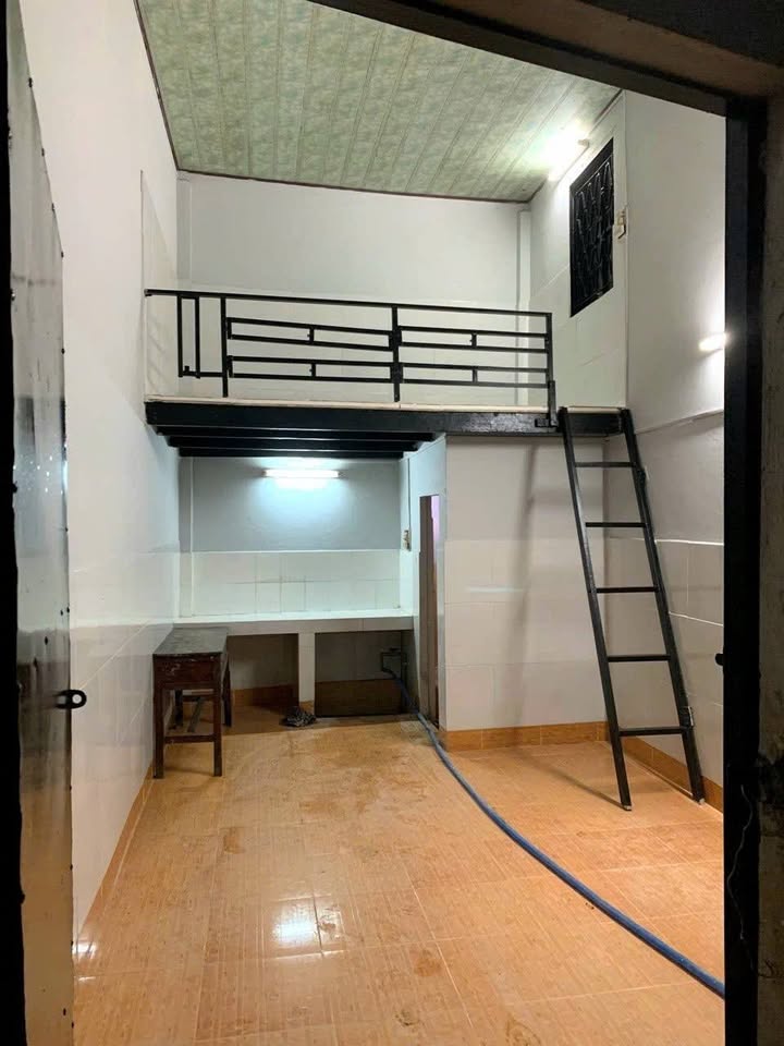 Cho thuê phòng trệt gác 12m² tại hẻm 1 Trần Vĩnh Kiết - Giá chỉ 1.6 triệu/tháng!