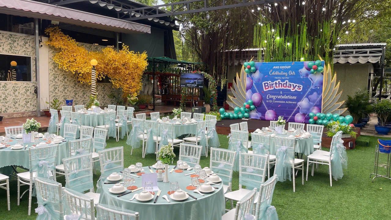 Nhà hàng ẩm thực ven sông Hương Quê Thủ Đức 1879m² giá chỉ 33 triệu/tháng - Cơ hội đầu tư tuyệt vời!