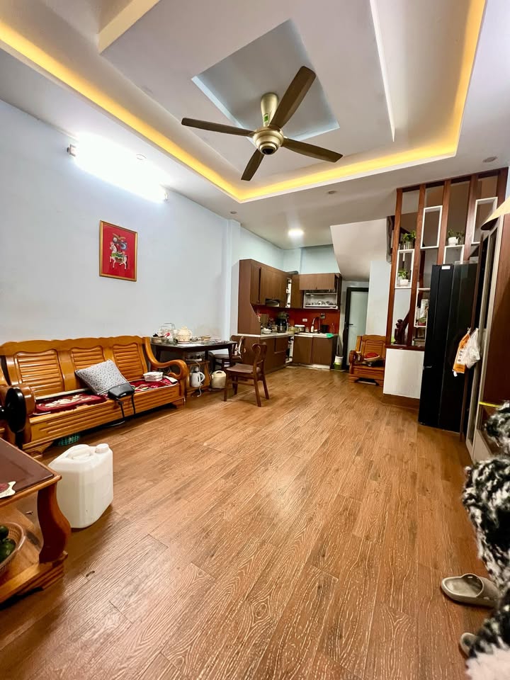 Nhà 5 Tầng Phạm Văn Đồng 35m² giá 7.3 Tỷ - Chính Chủ Bán Gấp!