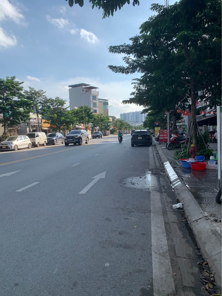 Nhà phố Thịnh Liệt Hoàng Mai 50m² giá 15 tỷ - Nội thất sang trọng, sẵn sàng vào ở!