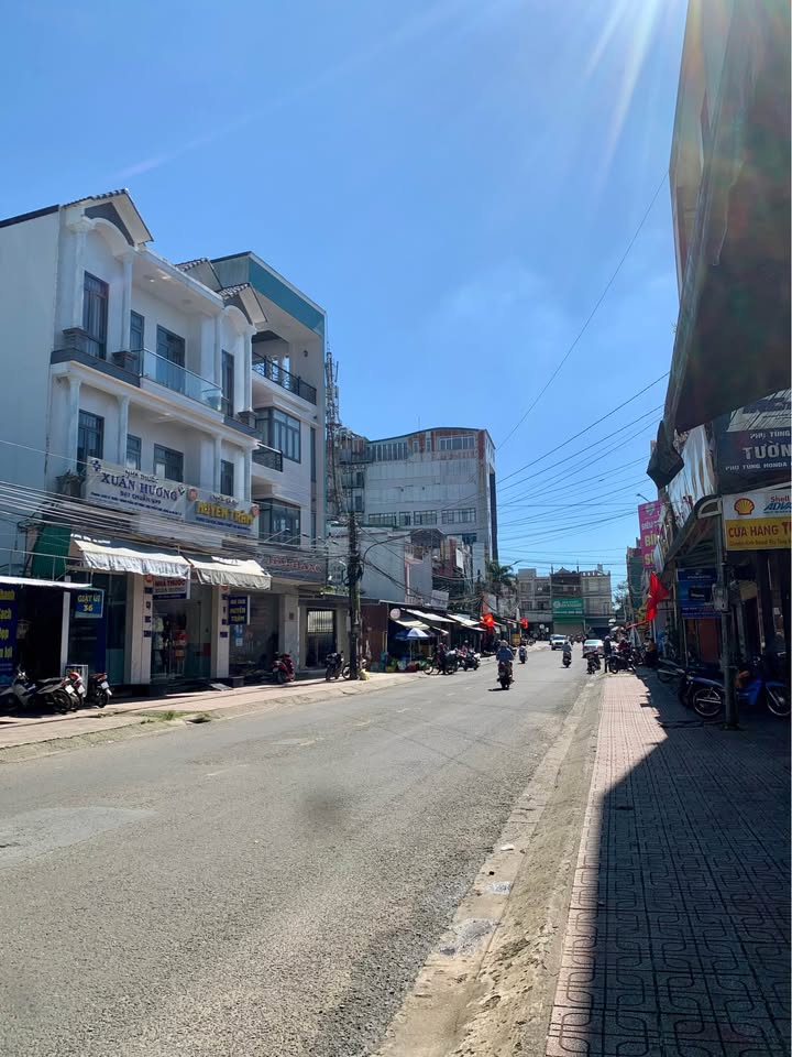 Nhà mặt tiền kinh doanh đường Nguyễn Thái Học 175m² giá 11 tỷ - Đầu tư sinh lời ngay!