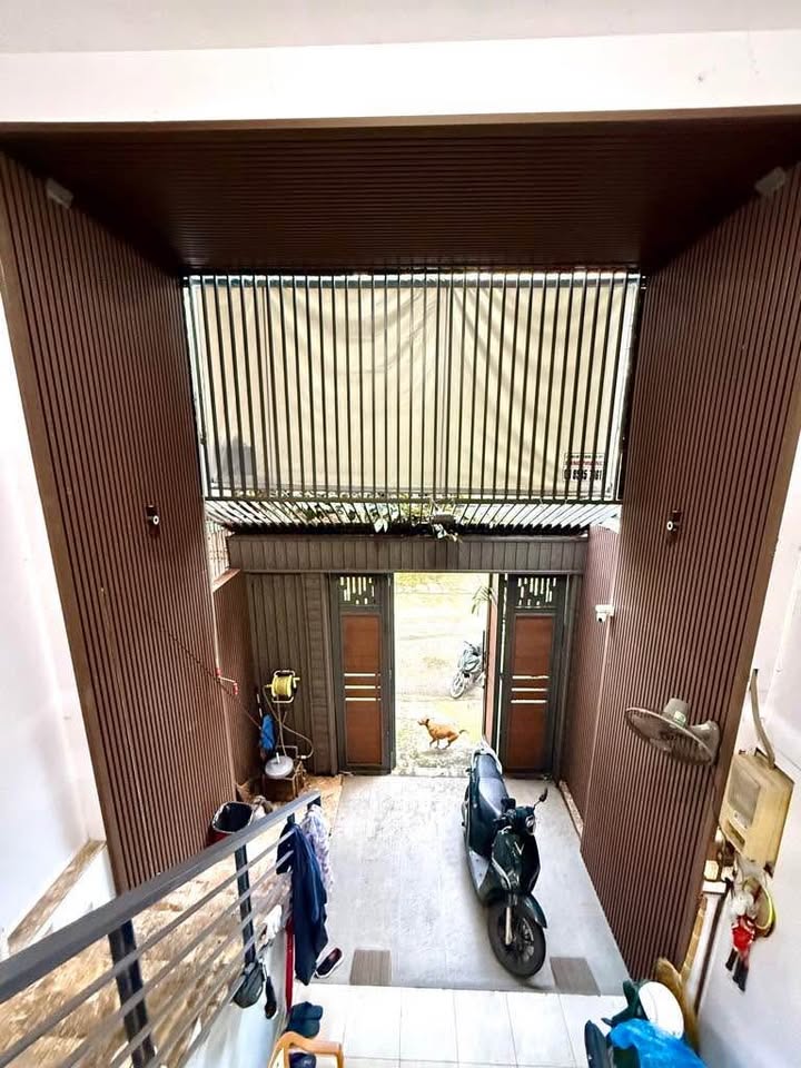 Nhà phố Tân Phú 90m² giá 14.3 tỷ - Sổ đỏ chính chủ, kết cấu hiện đại!