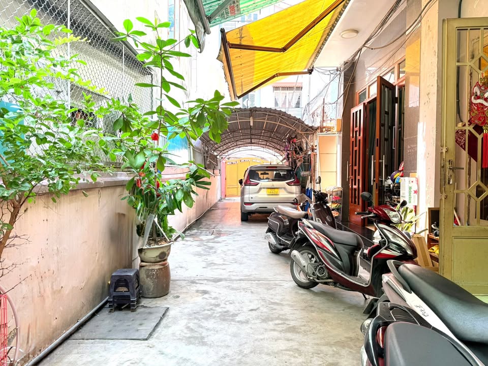 Nhà phố Phan Đăng Lưu, Phú Nhuận 44m² giá 8 tỷ - Chính chủ, sân đậu 2 xe hơi!