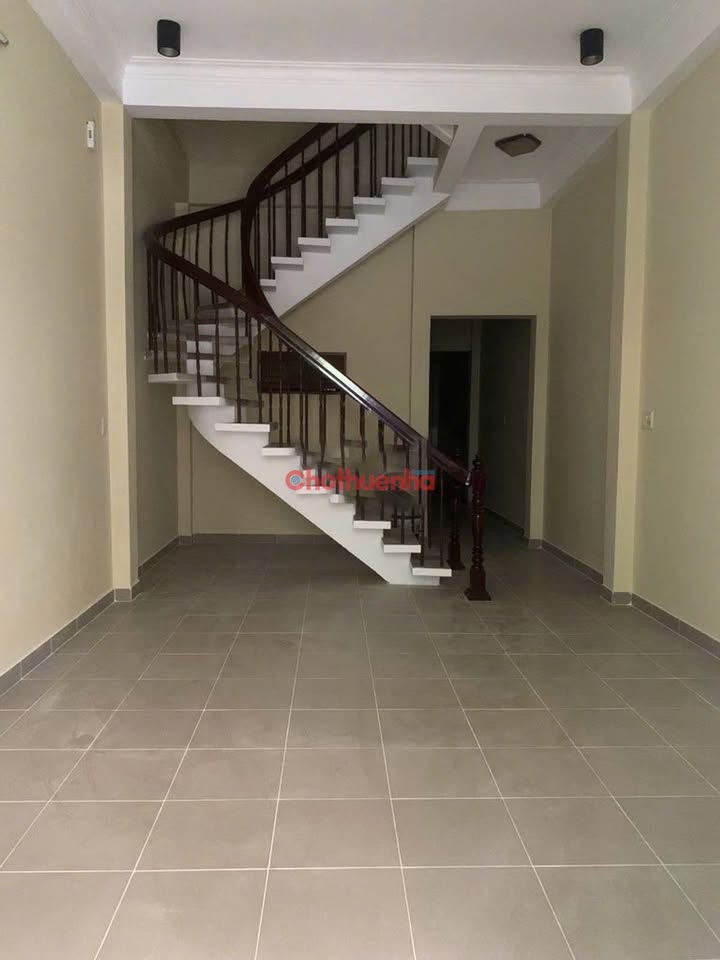 Nhà phố cho thuê Trương Công Định, Tân Bình 200m² - Thiết kế đẹp, vị trí thuận lợi!