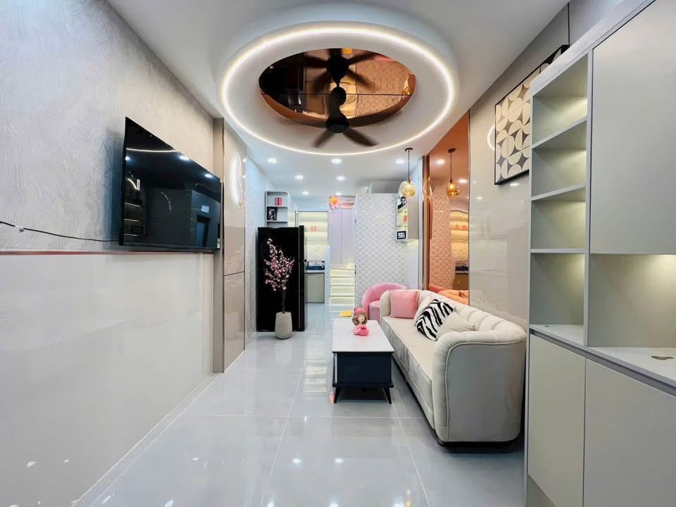 Nhà góc 3PN Nguyễn Văn Công 20m² giá 3.75 tỷ - Dọn vào ở ngay!