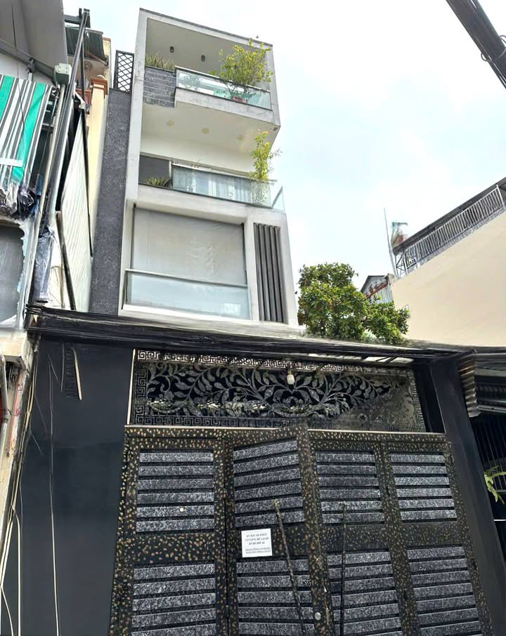 Nhà mặt tiền Trần Hữu Trang, Phú Nhuận, 60m² giá 10.5 tỷ - Chính chủ bán gấp!