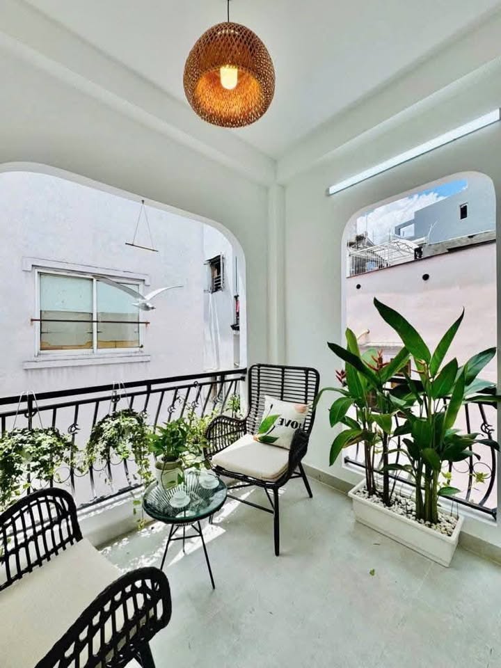 Nhà phố 3 tầng Hồ Văn Huê, Phú Nhuận 30m² giá 5.98 tỷ - Sẵn sàng vào ở!