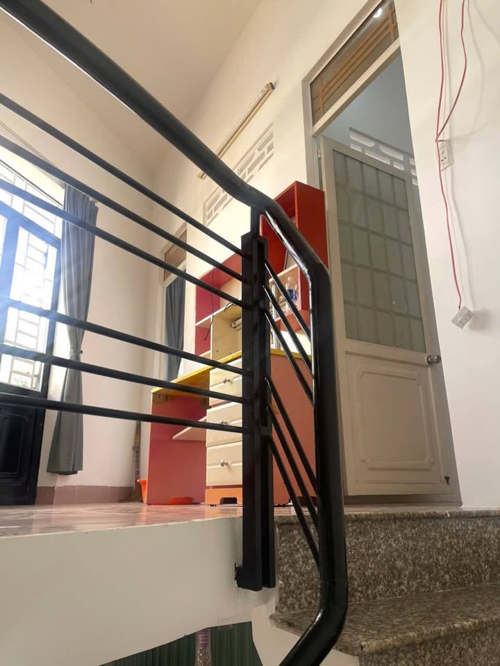 Nhà mặt tiền phường Tân Tiến, Buôn Ma Thuột 2PN giá 6.5 triệu - Góc hai mặt tiền thuận lợi!