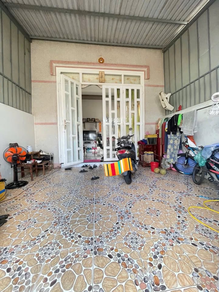 Nhà mặt tiền đường Nguyễn Tri Phương, Long Khánh 92m² giá 5.3 tỷ - Kinh doanh thuận lợi!