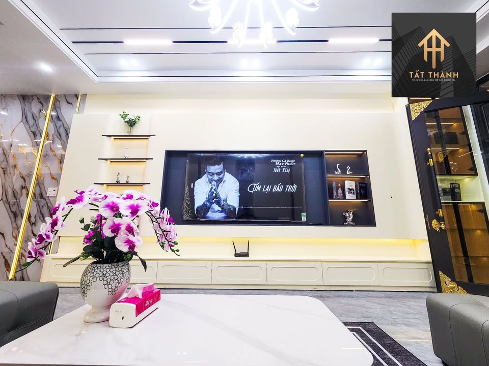 Nhà phố Tô Hiệu, Lê Chân, Hải Phòng 108m² giá 6.5 tỷ - Thiết kế hiện đại, sân cổng riêng!