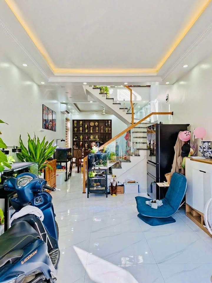 Bán nhà lô góc Ngô Gia Tự, Hải An, Hải Phòng 52m² giá 3.7 tỷ - Ô tô đỗ cửa, thuận tiện đi lại!