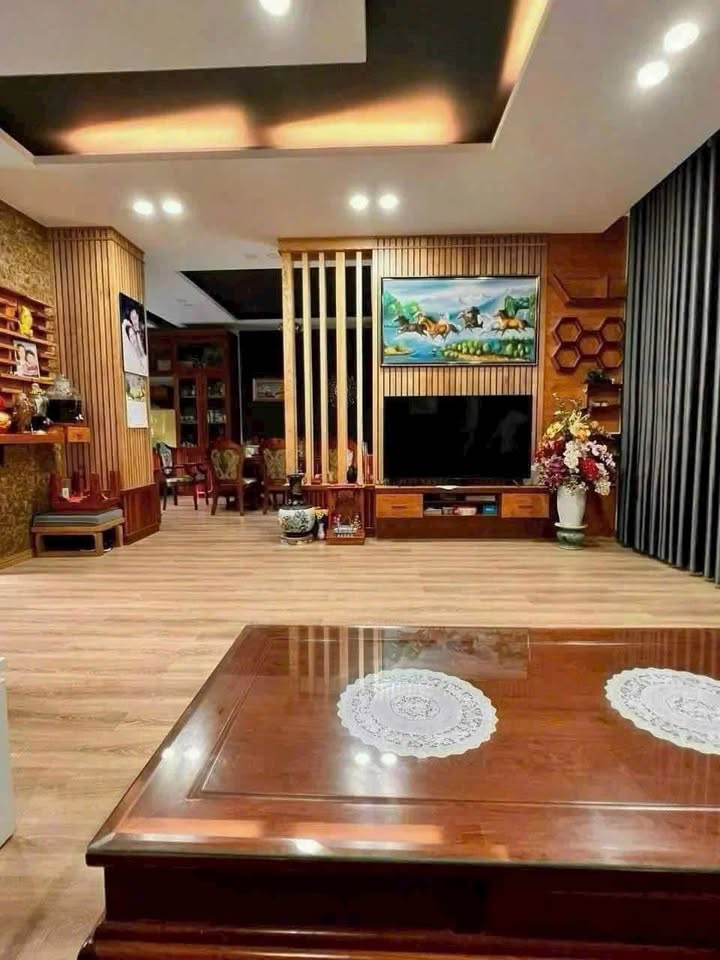 Biệt thự đẹp hẻm ô tô Phan Chu Trinh 147m² giá 13.5 tỷ - Đầu tư sinh lời lý tưởng!