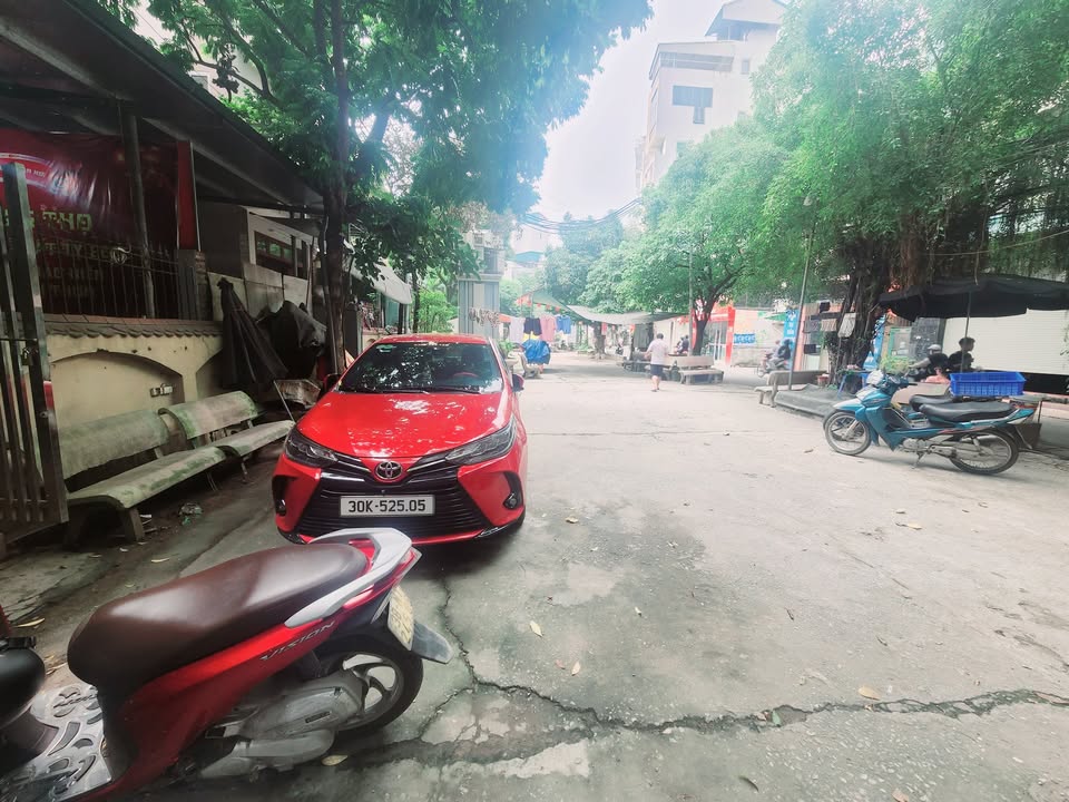 Nhà cho thuê 3 tầng Triều Khúc 60m² giá chỉ 10 triệu - Phù hợp để ở và kinh doanh!