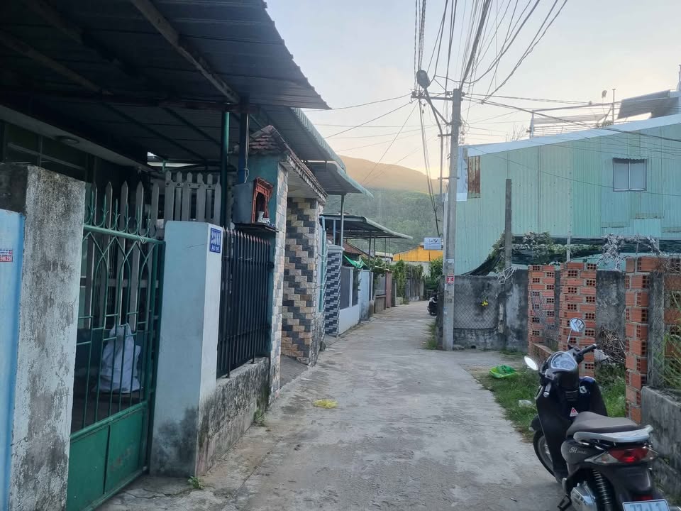 Nhà cấp 4 phường Quy Nhơn Tây 88m² giá 1 tỷ - Tiện ích đa dạng xung quanh!