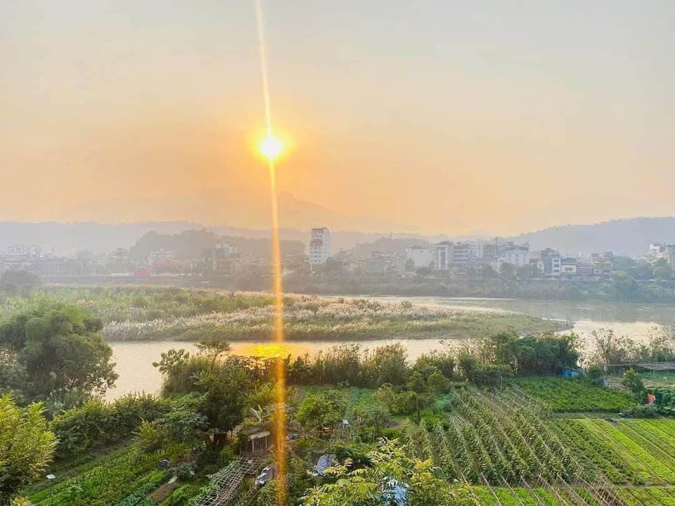 Nhà bán 4 tầng phố Mới, Lào Cai 99.5m² giá 5.15 tỷ - Mặt tiền sông thoáng đãng!