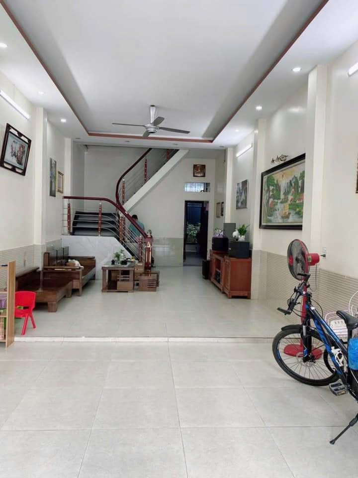 Nhà 2 tầng đường Lê Đại Hành, Lào Cai 86m² giá 2 tỷ - Nở hậu, cực lộc lá!