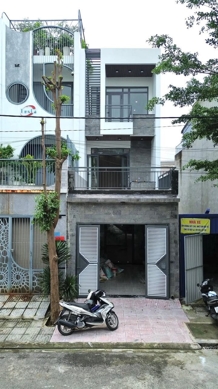 Nhà phố Tân Đông Hiệp Dĩ An 84.5m² giá 4.85 tỷ - Nội thất cao cấp, sẵn sàng vào ở!