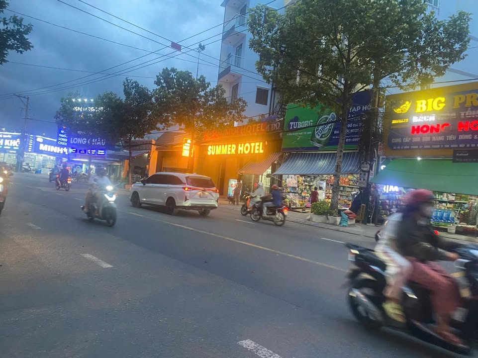 Cho thuê toà nhà mặt tiền Lê Hồng Phong, Dĩ An 100m² giá 50 triệu - Tiện ích đầy đủ, bàn giao tháng 12/2025!