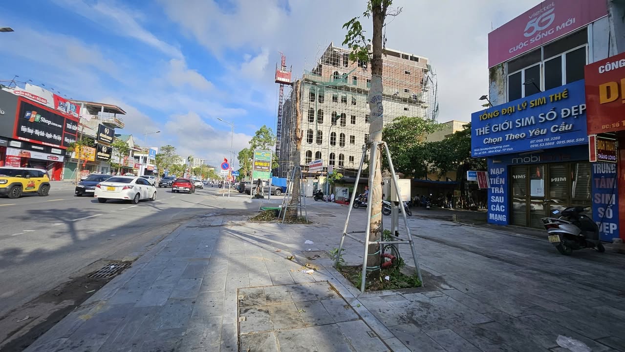 Nhà phố mặt đường Minh Khai, TP Vinh 80m² giá 15 tỷ - Đầu tư lý tưởng!