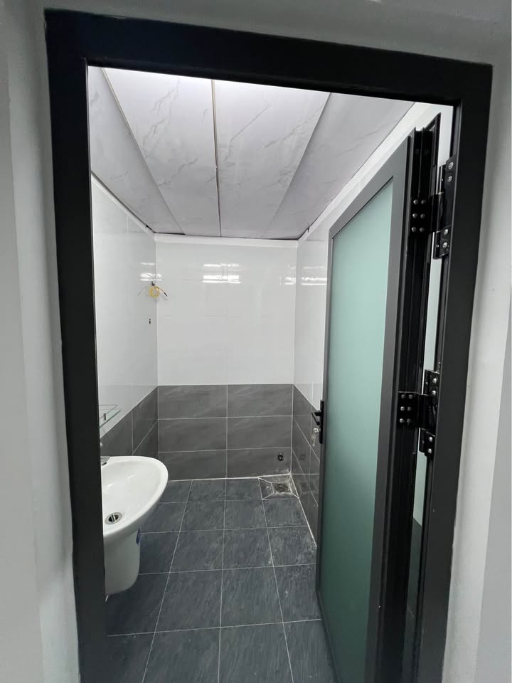 Nhà riêng Đà Lạt 85m² giá 1.55 tỷ - Gần chung cư Nguyễn Hoàng!