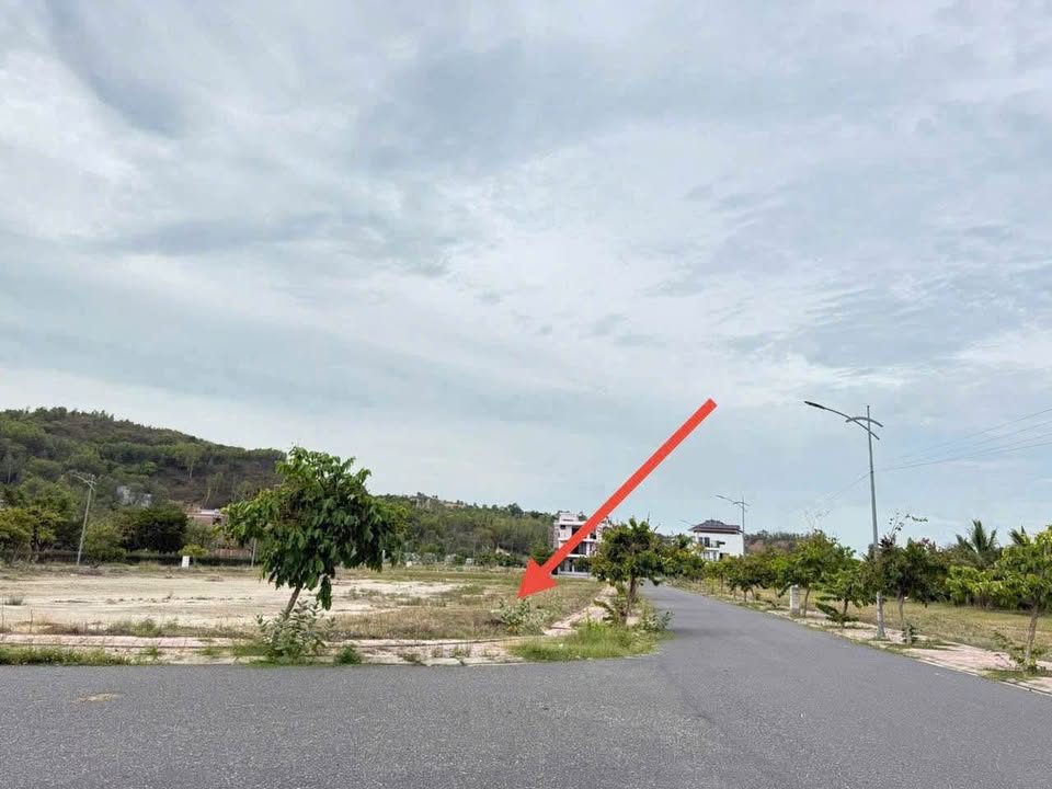 Đất nền lô góc ven sông Tắc, Nha Trang 256m² giá 39 triệu/m² - Đầu tư sinh lời cao!