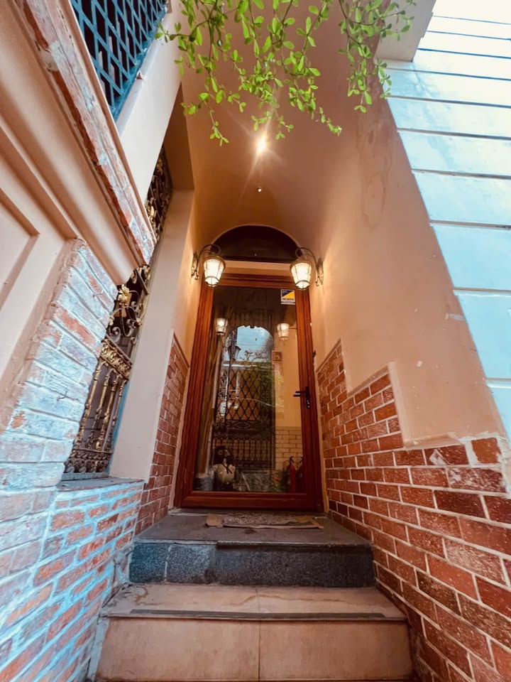 Cho thuê mặt bằng lầu 1 Nguyễn Thị Minh Khai 156m² - Vị trí đắc địa gần Sở Thú!