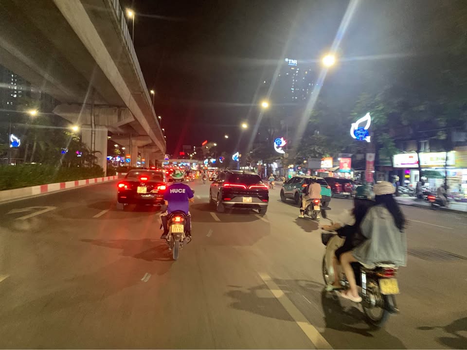 FrontHouse Nguyễn Trãi 190m² giá 100 tỷ - Lô góc cực hiếm, dòng tiền 450 triệu/tháng!