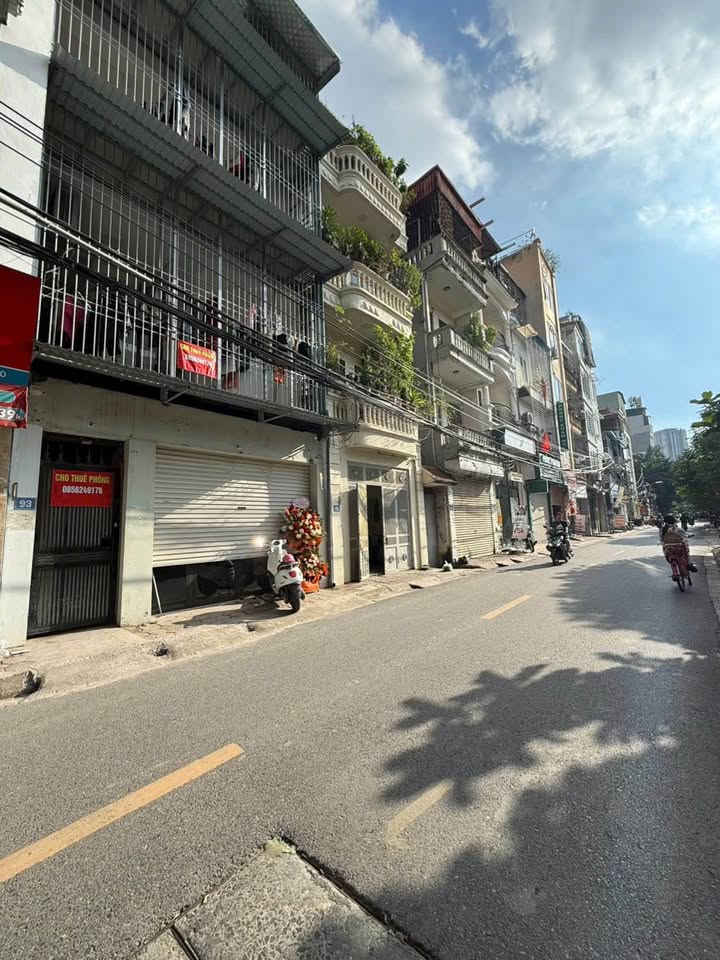 Nhà mặt phố Trung Văn, Nam Từ Liêm, 45m² chỉ 15.5 tỷ - Kinh doanh thuận lợi!