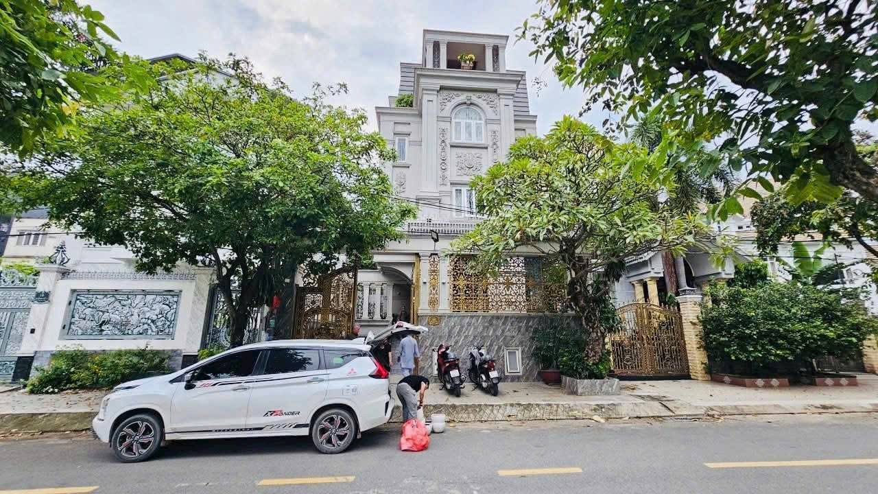 Bán gấp Nhà mặt tiền Tạ Quang Bửu, Quận 8, 120m² giá chỉ 24 tỷ - Cơ hội vàng đầu tư!