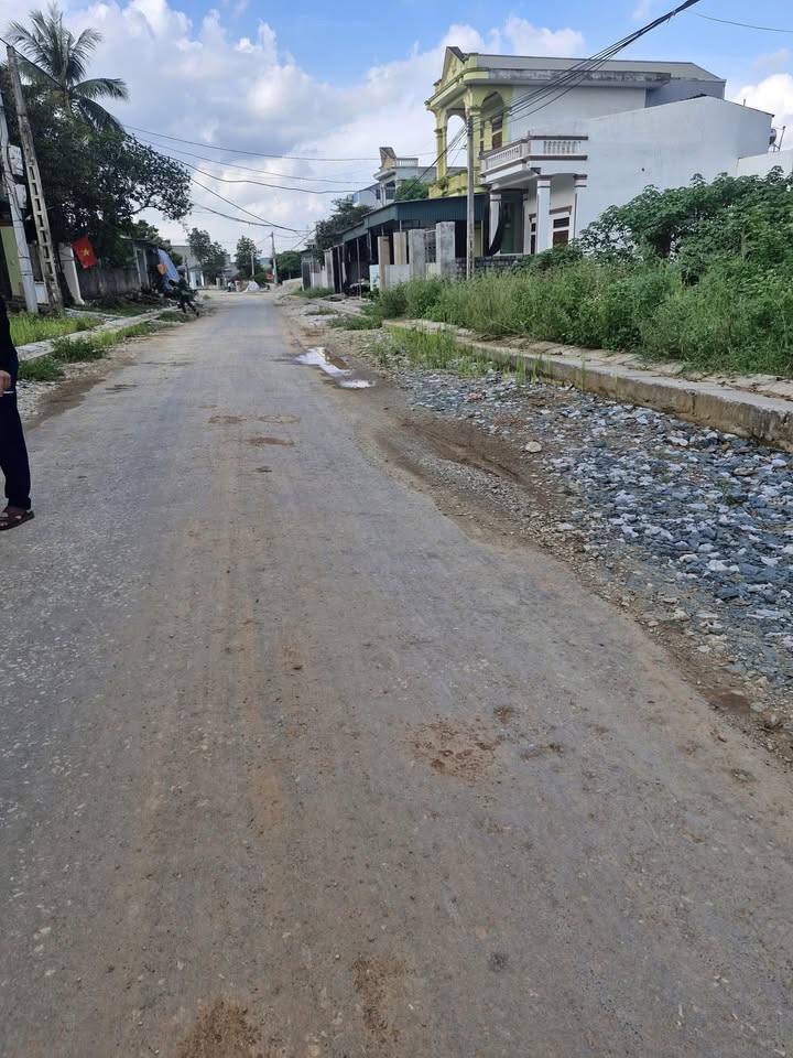 Nhà mặt tiền đường Lý Thường Kiệt, Bỉm Sơn, 200m² giá 1.2 tỷ - Kinh doanh thuận lợi!