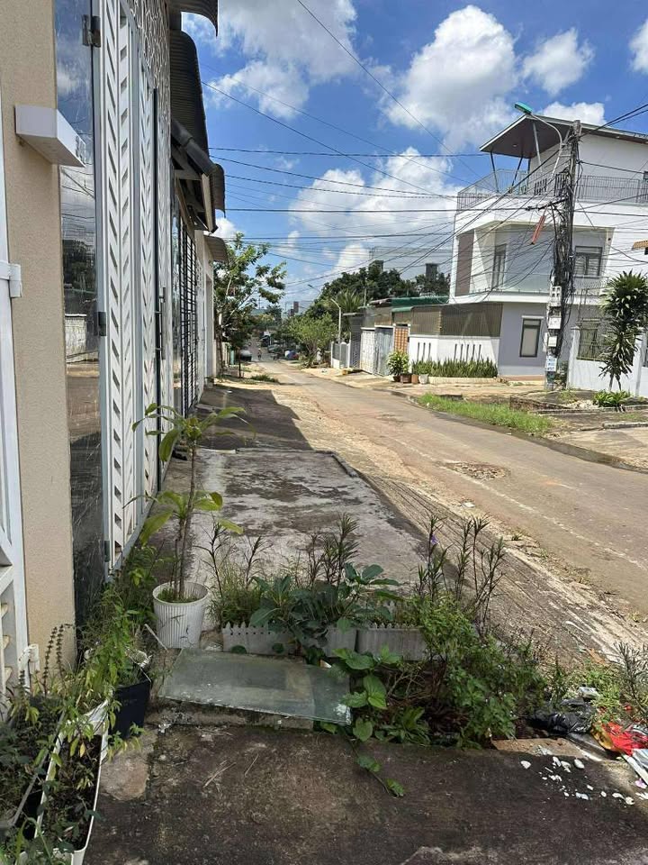 Nhà cho thuê đường A4 Phạm Ngũ Lão, Buôn Ma Thuột 6 triệu/tháng - Nội thất đầy đủ, ưu tiên thuê lâu dài!