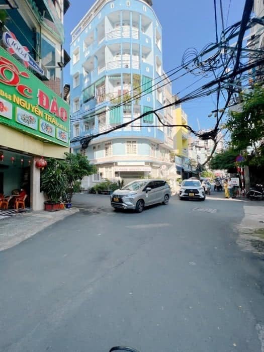 Nhà hẻm 212 Nguyễn Trãi, Q1, 50m² chỉ 6.5 tỷ - Cơ hội đầu tư hấp dẫn!