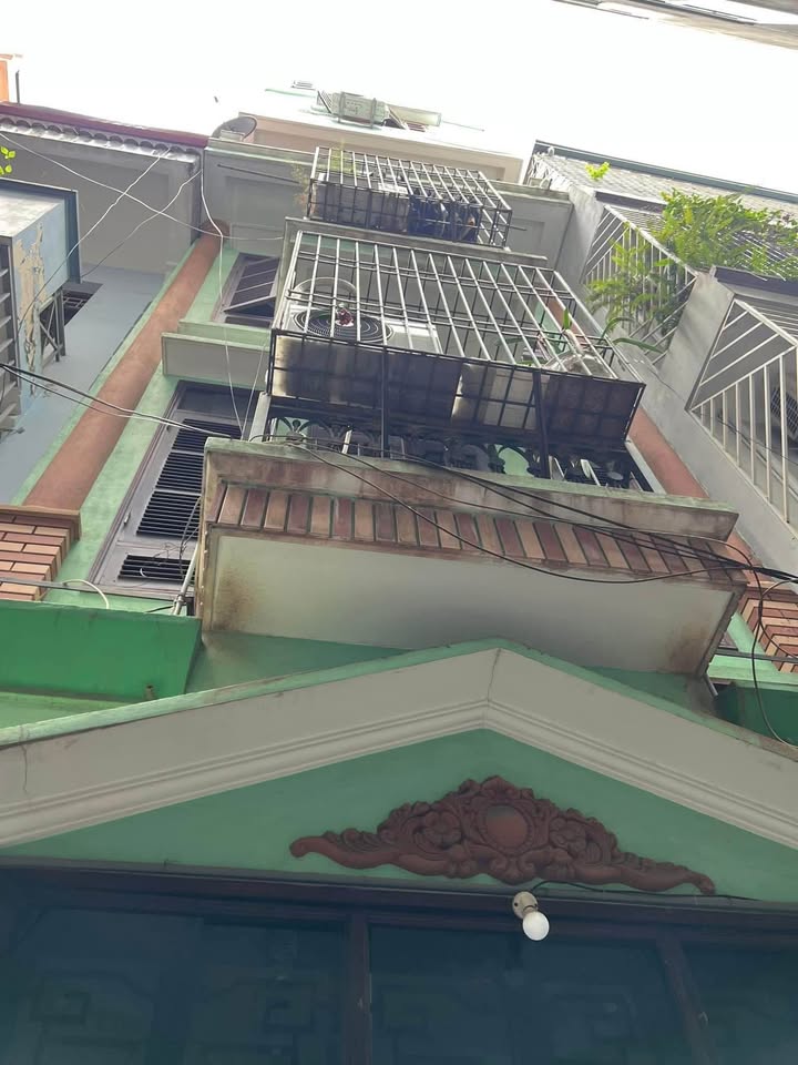 Nhà đẹp phân lô phố Nguyễn Chí Thanh Đống Đa 52m² giá 14.8 tỷ - Sổ đỏ chính chủ, khu VIP!