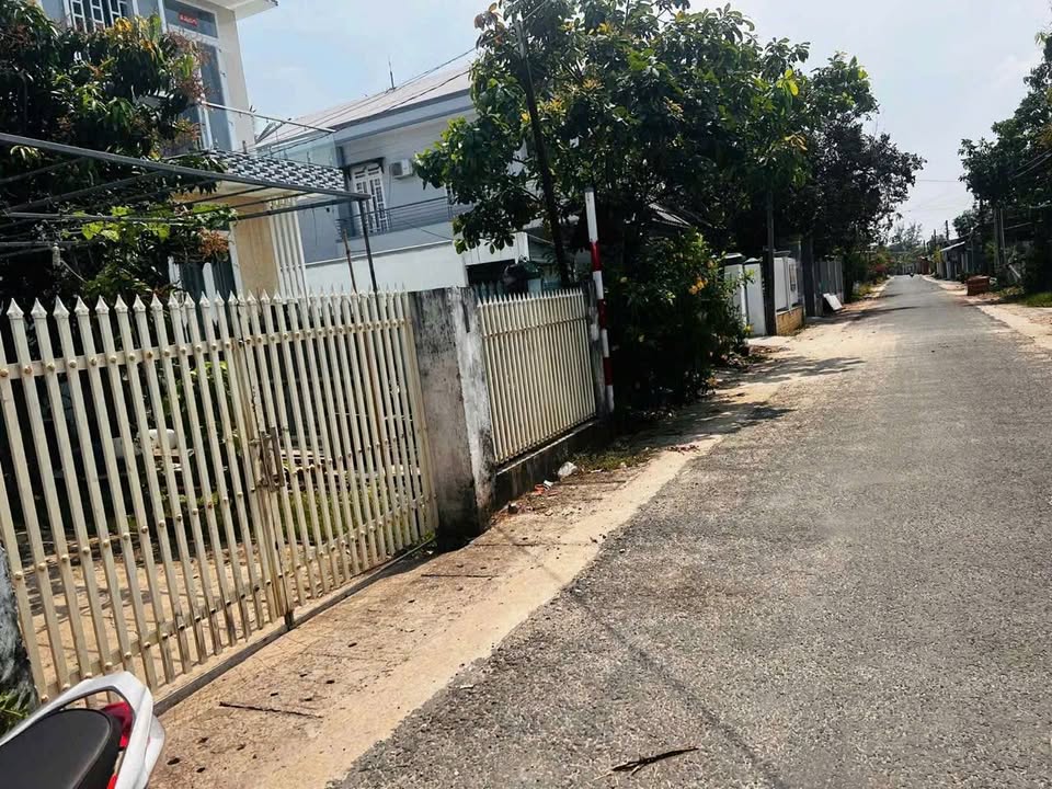 Nhà mặt tiền nhựa xã Châu Thành, Tây Ninh - Diện tích 604.8m² giá chỉ 1.2 tỷ VND!