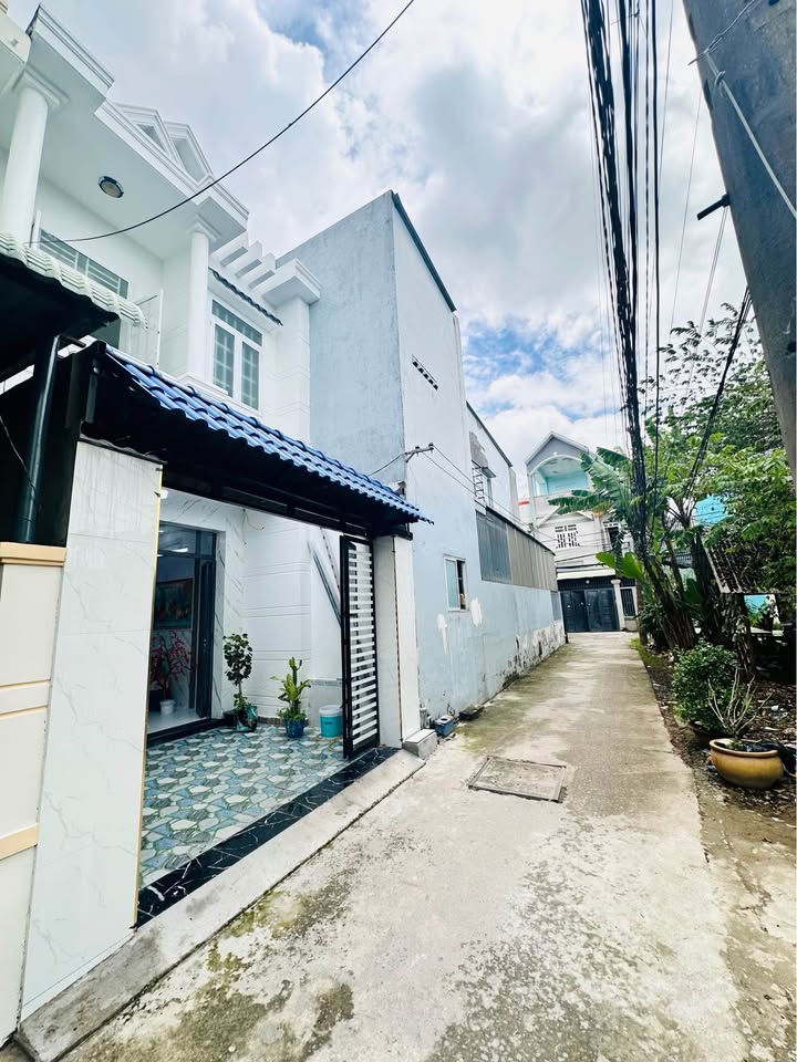 Nhà riêng Quốc lộ 50, Bình Chánh 60m² giá 2.35 tỷ - Pháp lý sổ hồng chính chủ!