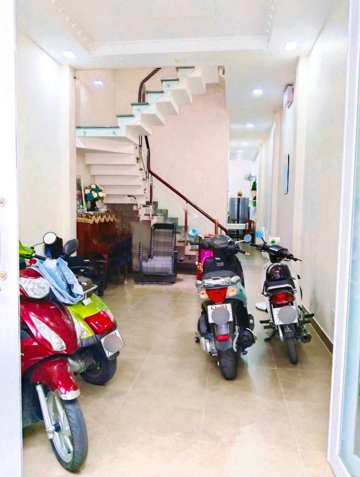 Bán gấp FrontHouse mặt tiền đường Nguyễn Văn Tố, Tân Thành, Tân Phú - Diện tích 94m², giá 13.2 tỷ