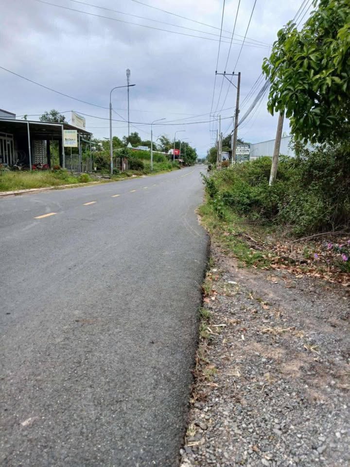 Đất nền Biên Hòa 1800m² giá 2.1 tỷ - Pháp lý sổ riêng, đầu tư sinh lời!